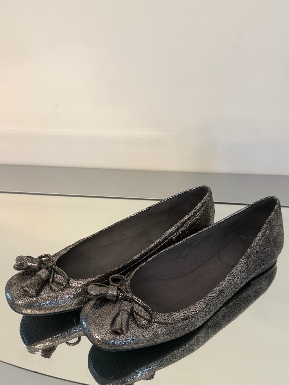 STUART WEITZMAN Tulip Bow Pewter Metallic Nappa Leather Ballet Flats Women’s 8 - Picture 6 of 16